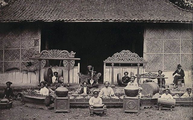 Karawitanologi: Fondasi Konseptual, Nilai, dan Dimensi Keilmuan Karawitan
